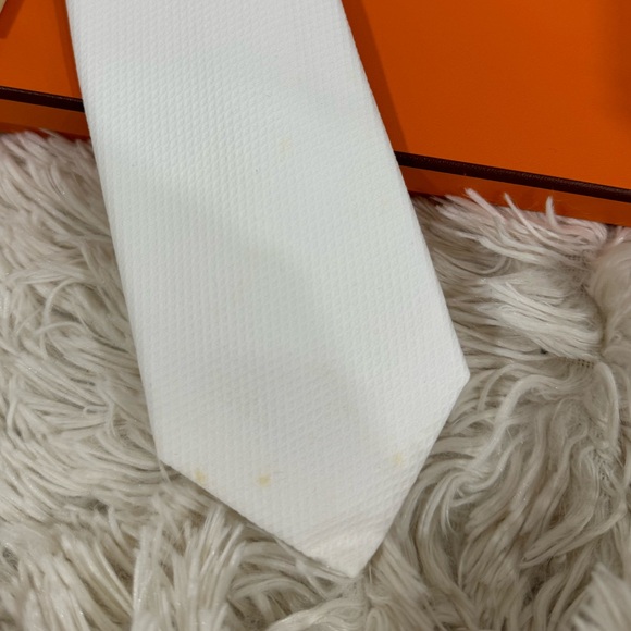Hermes White Tie with Box - Picture 2 of 7